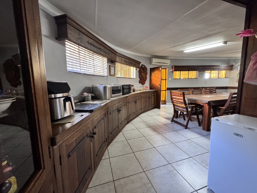 8 Bedroom Property for Sale in Meiringspark North West